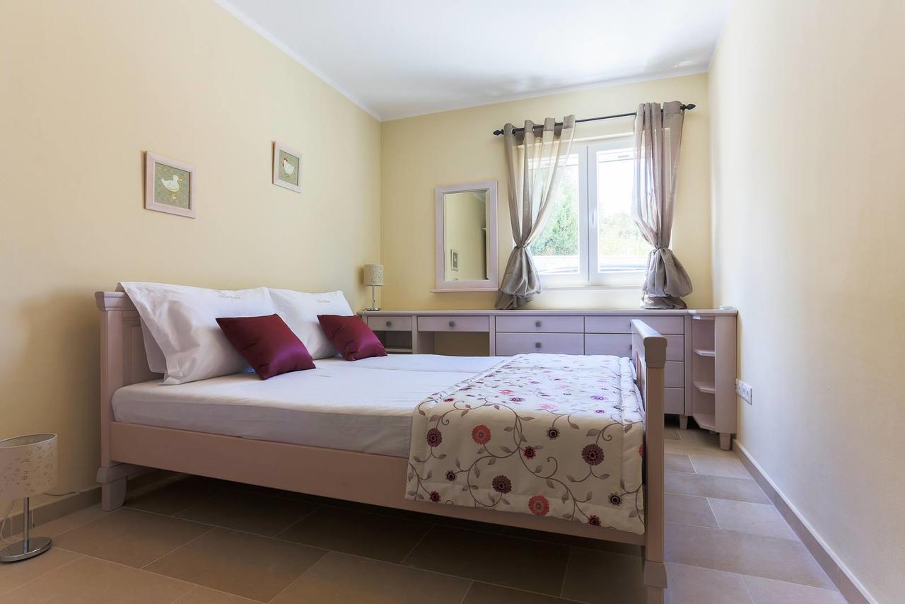 Villa Elena Sevid Exterior foto